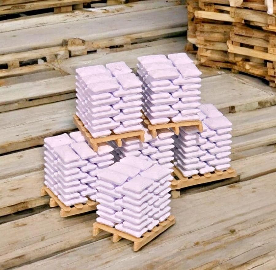 Pallets of white sacks wood pallet oo gauge 1:76 scale model railway (6 pack)