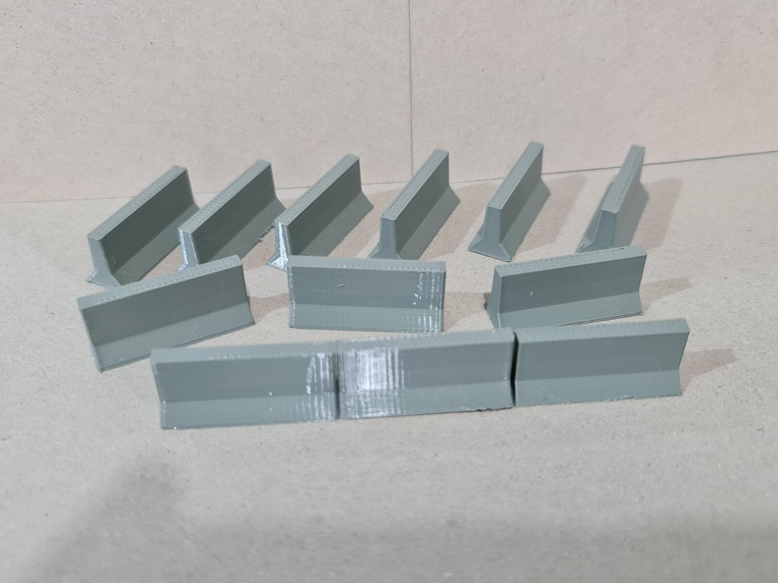 Concrete jersey barriers 2.5m x 14  - 1:35 scale models diorama