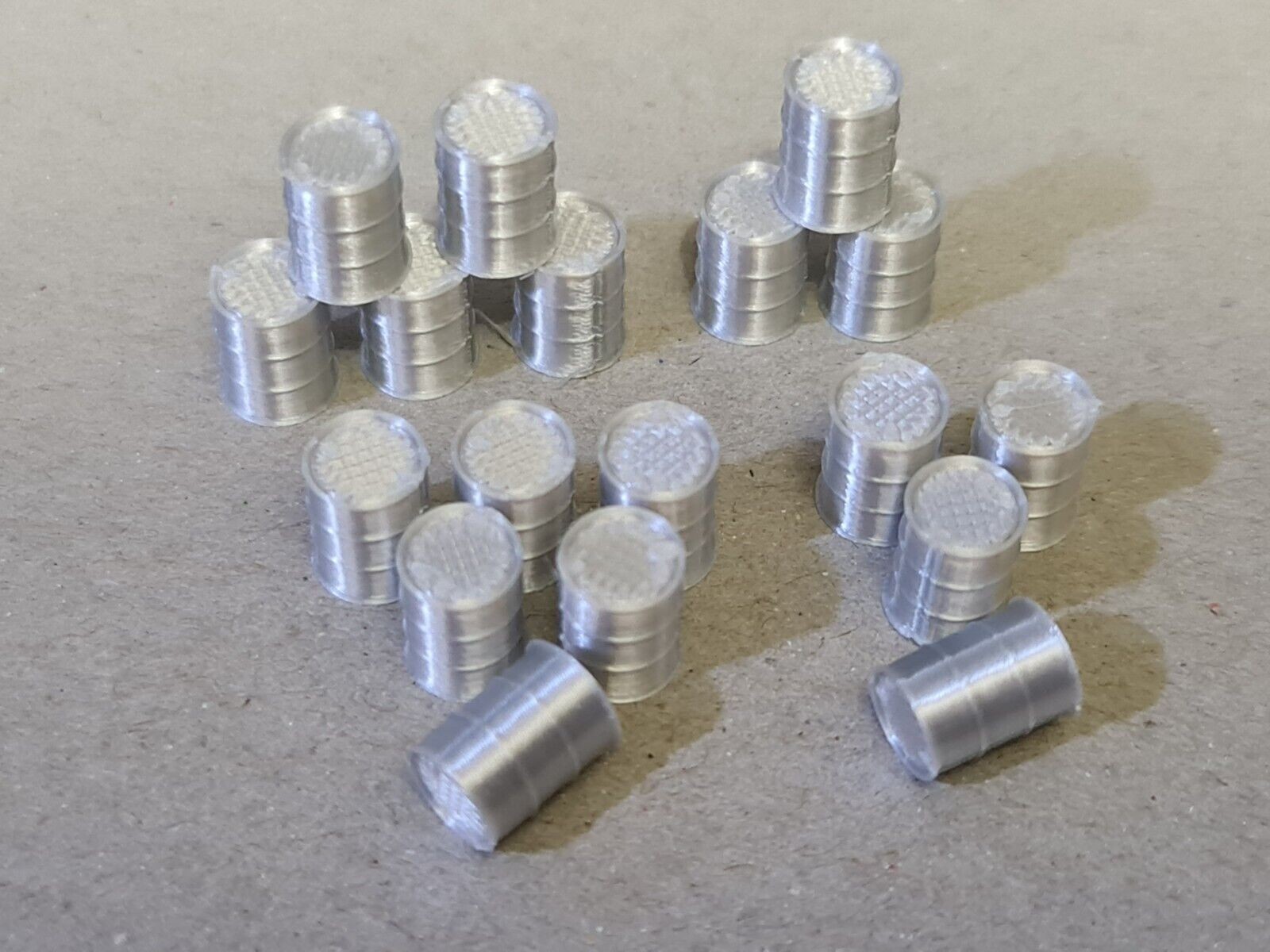 Oil Drum Barrels OO Gauge New Aluminium 1:76 Scale Models Train Railway 18 Pack