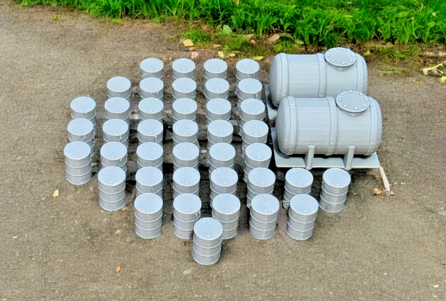 OO Gauge Oil Drums & Fuel Tanks 40 Drums + 2 Tanks Industrial Scenery 1:76