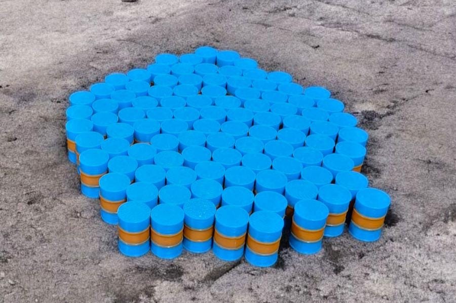 Oil Drum Barrels OO Gauge 50 x Sky Blue & Orange Gulf Style Model Scenery