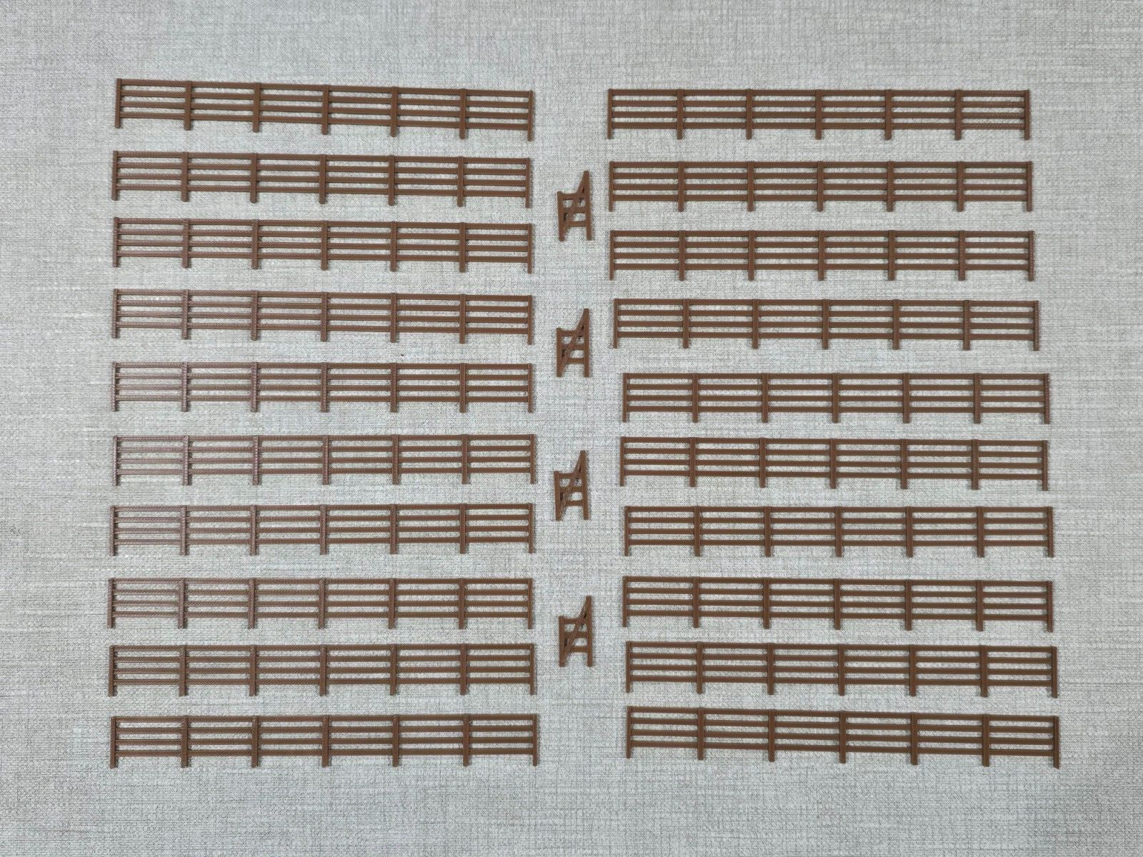 OO Gauge Brown Fencing Railings 20 Pack + 4 Gates 152mm 1:76 Model Railway
