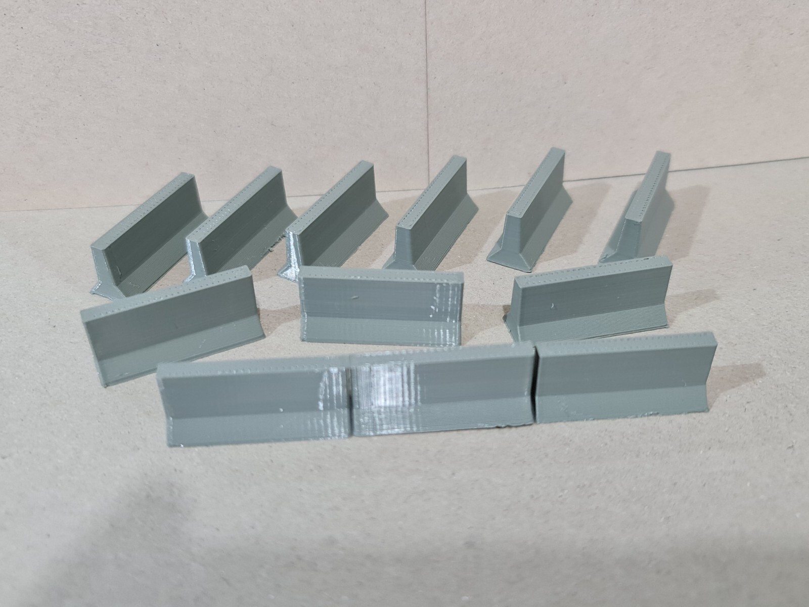 New 12 x Concrete Jersey Barriers O Gauge 1:50 Scale Models Train Railway