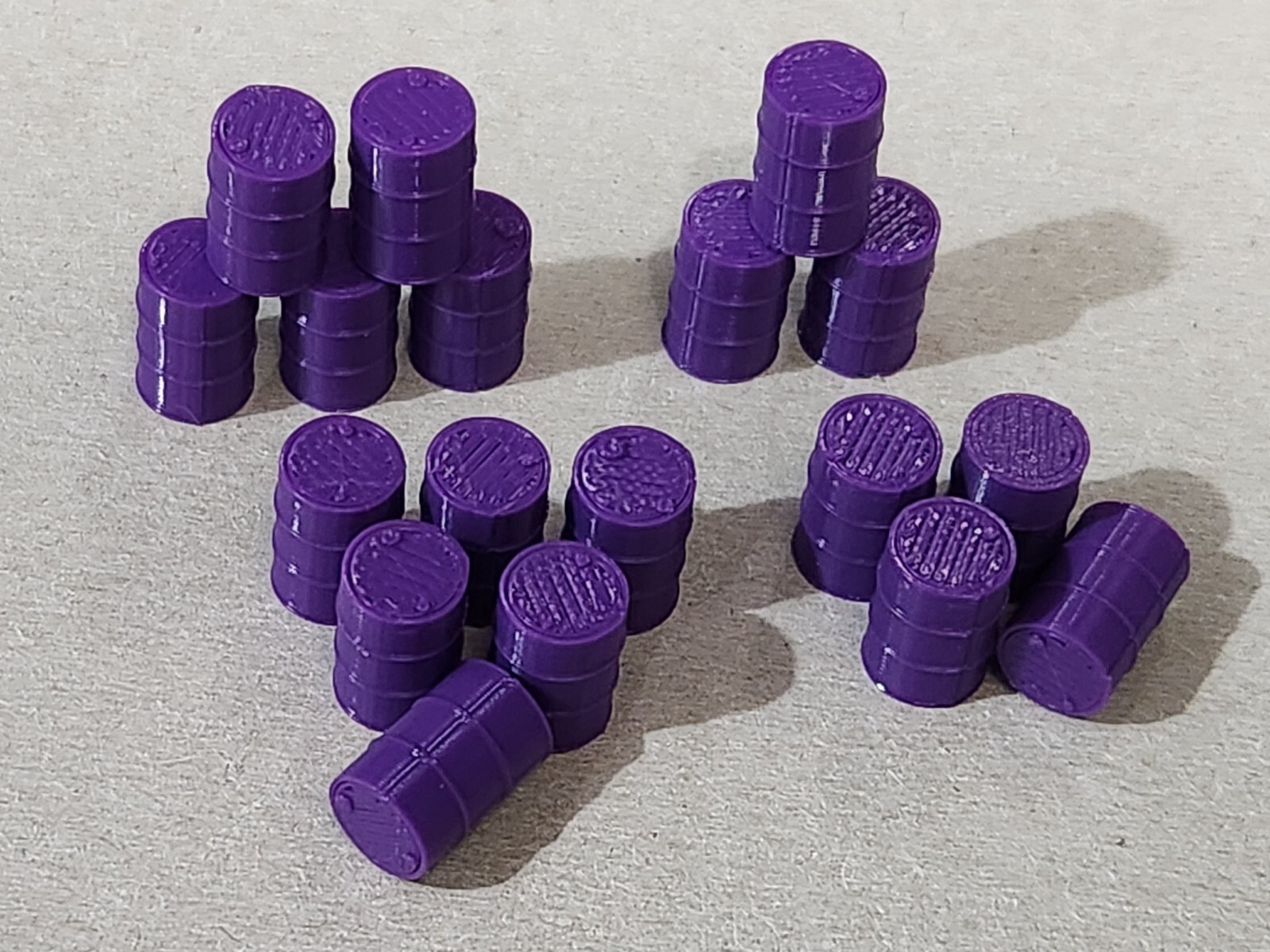 Oil Drum Barrels OO Gauge New Purple 1:76 Scale Models Train Railway 18 Pack