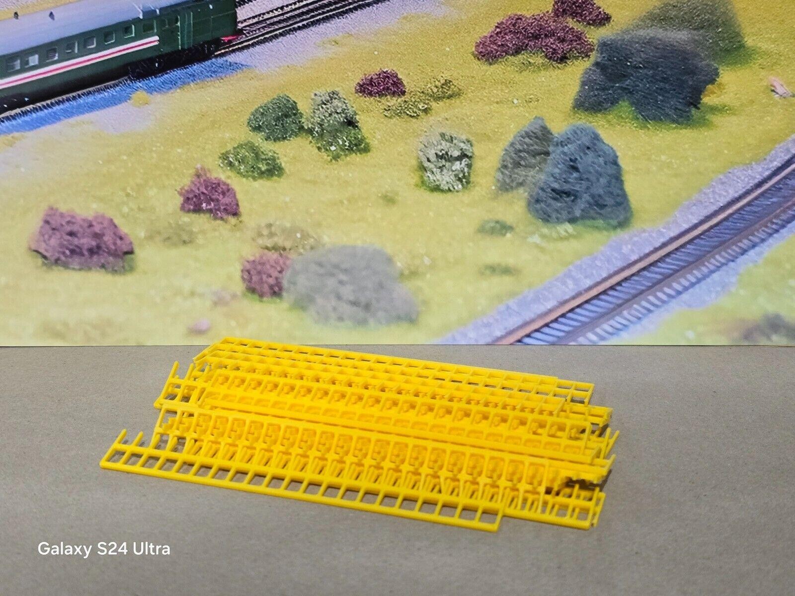 Fencing Railings OO HO Gauge New 25 Pack Yellow  1:76 Scale Models Train Railway