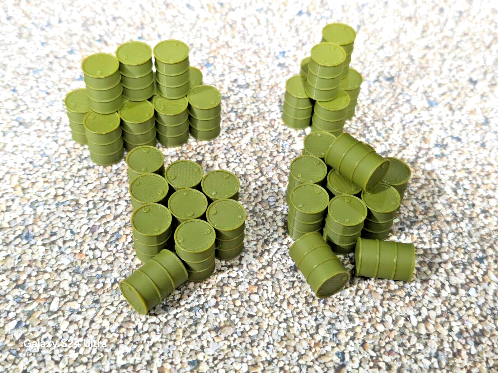 Wargaming Oil Drums Barrels 36 x Army Green 28mm Scale War Games Terrain