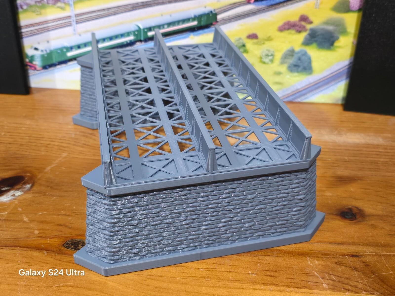 Ho gauge double track iron girder bridge model railway train layout 1:87 scale