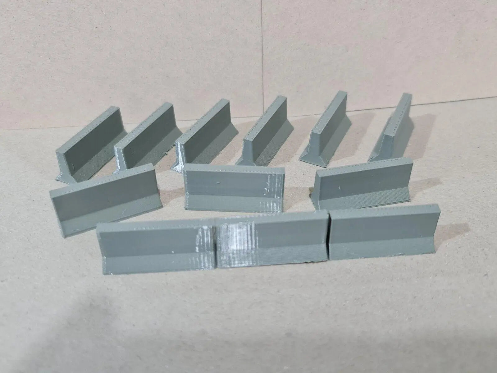 New 12 x Concrete Jersey Barriers O Gauge 1:50 Scale Models Train Railway