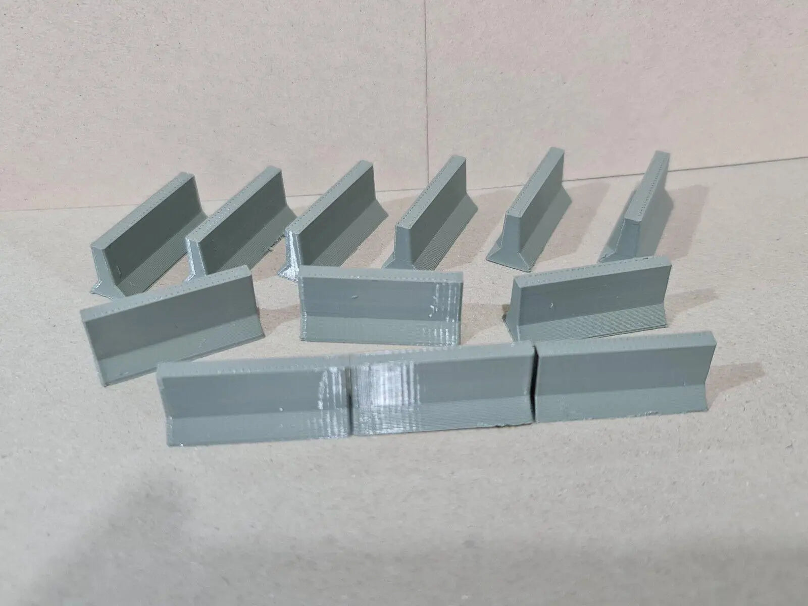 New 12 x Concrete Jersey Barriers OO Gauge 1:76 Scale Models Train Railway