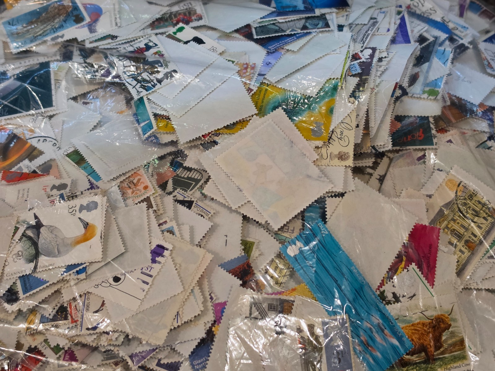 GB Stamps 2lb Bulk Lot Commemoratives No Christmas Off Paper KGVI to QEII